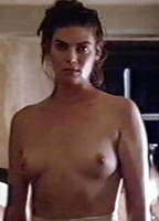 Kelly McGillis desnuda
