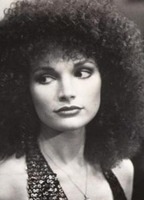 Mary Elizabeth Mastrantonio desnuda