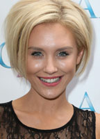 Nicky Whelan desnuda