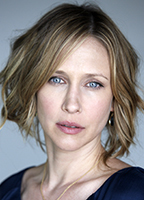 Vera Farmiga desnuda