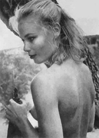 Abby Dalton desnuda
