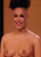 Aina Roxx desnuda