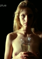 Alexandra Malczak desnuda