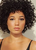 Alisha Wainwright desnuda