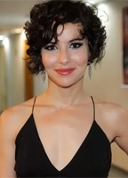 Amanda Acosta desnuda