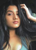 Ashlesha Thakur desnuda