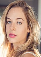 MacKenzie Porter desnuda