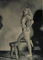 Marie Hopkins desnuda