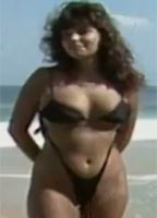 Simone Brandão desnuda