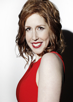 Vanessa Bayer desnuda