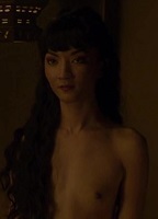 Xiaoyu Peng  desnuda