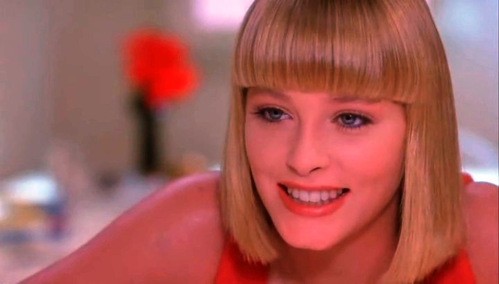 Pamela Gidley Desnuda En Cherry 2000 