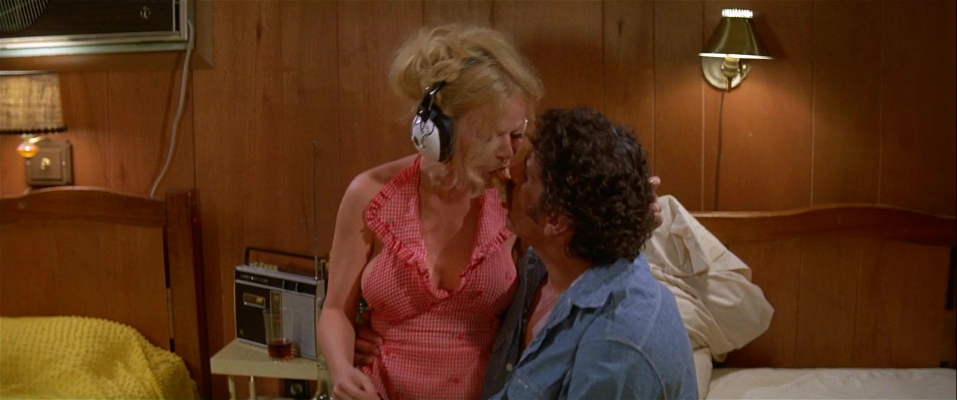 Sally Struthers nude pics.