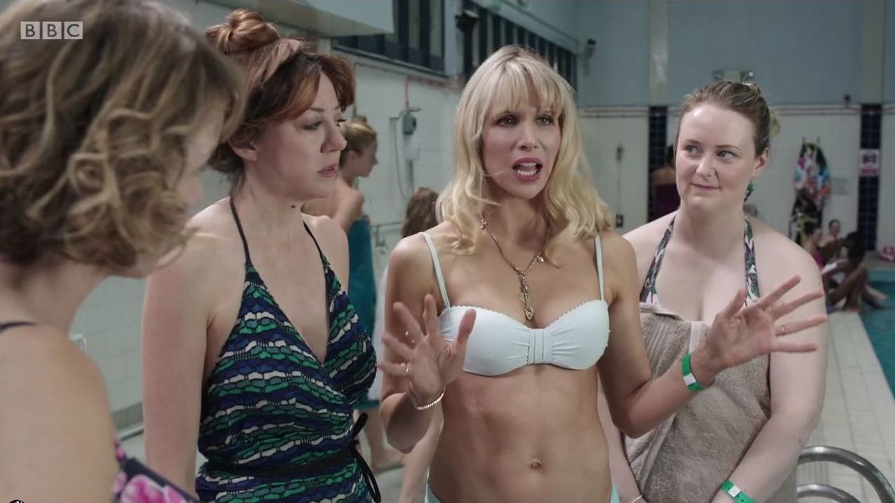 Lucy Punch nude pics.