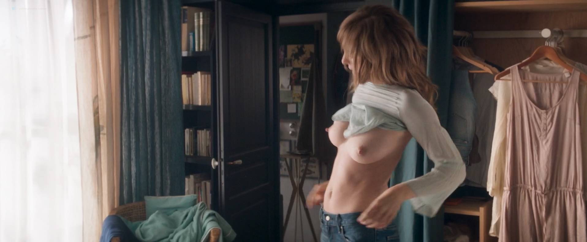 Louise Bourgoin Desnuda En In And Out 