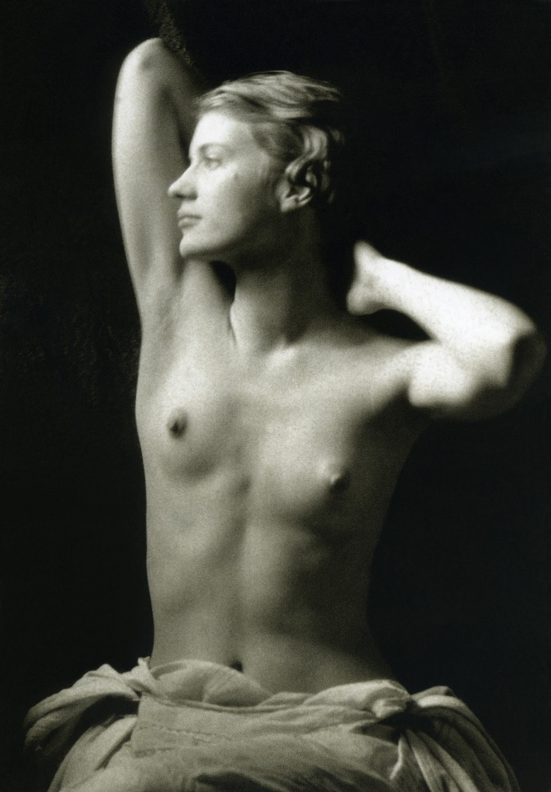 Naked Elizabeth Lee Miller Added By Sina