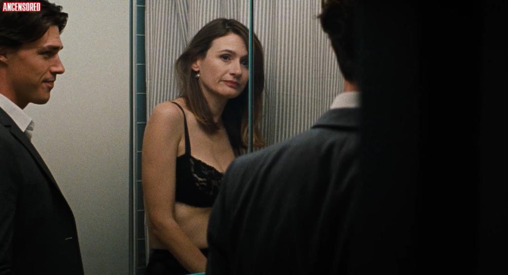 Emily Mortimer nude pics.