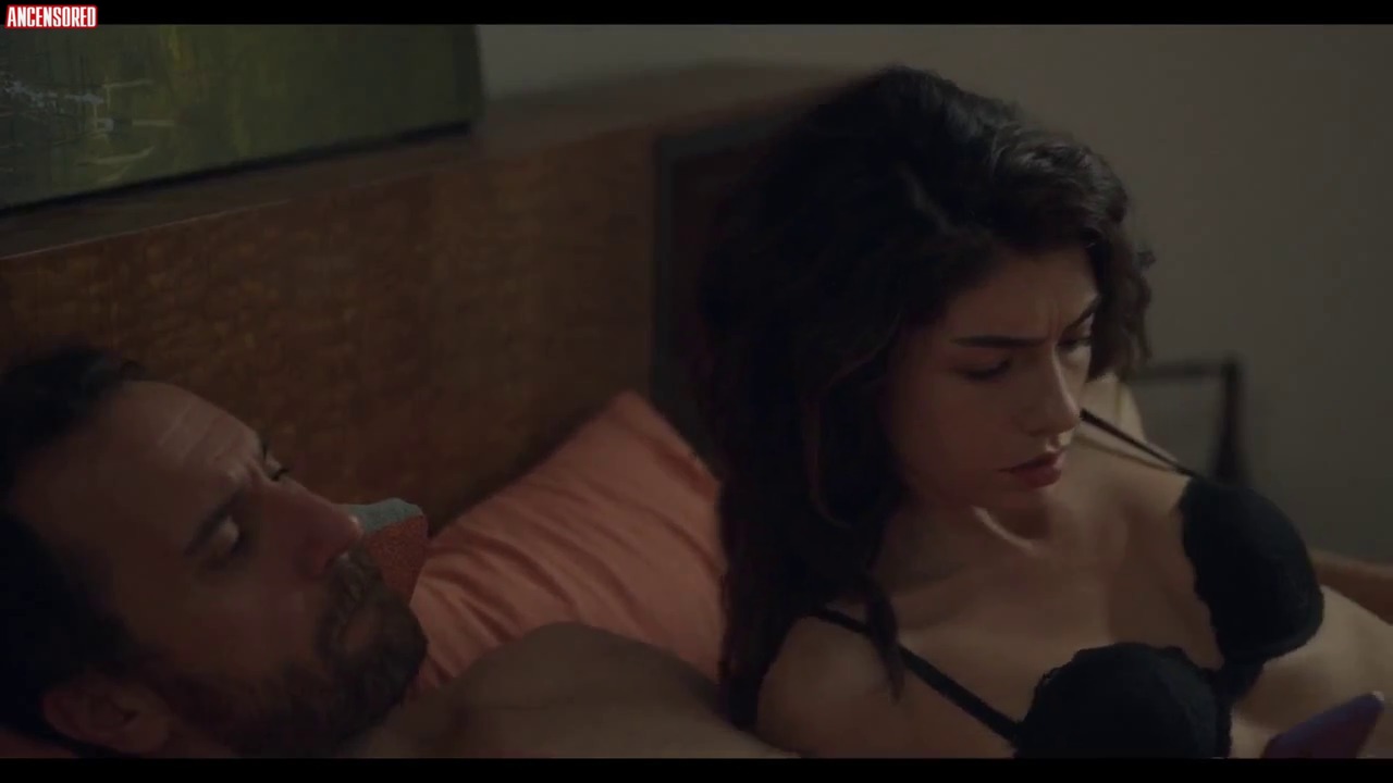 Hazar ergüçlü nude