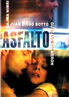 Asfalto (2000) Escenas Nudistas