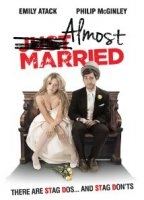 Almost Married (2014) Escenas Nudistas