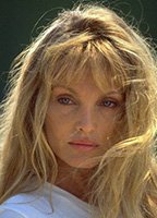 Arielle Dombasle desnuda