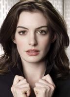 Anne Hathaway desnuda