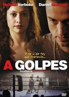 A golpes (2005) Escenas Nudistas