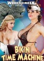 Bikini Time Machine 2011 película escenas de desnudos
