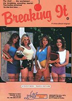 Breaking It... A Story About Virgins escenas nudistas