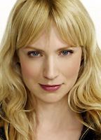 Beth Riesgraf desnuda