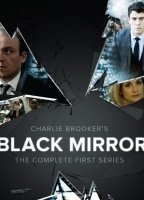 Black Mirror (2011-2019) Escenas Nudistas