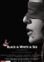 Black & White & Sex (2012) Escenas Nudistas