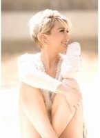 Chelsea Kane desnuda