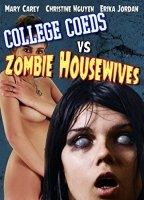 College Coeds Vs Zombie Housewives 2015 película escenas de desnudos