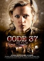 Code 37 (2009-2012) Escenas Nudistas