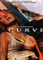 Curve (2015) Escenas Nudistas