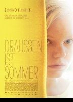 Draussen ist Sommer 2012 película escenas de desnudos