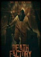 Death Factory (II) 2014 película escenas de desnudos
