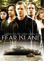 Fear Island 2009 película escenas de desnudos