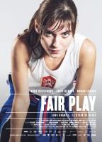 Fair Play (2014) Escenas Nudistas