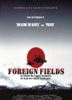 Foreign Fields 2000 película escenas de desnudos