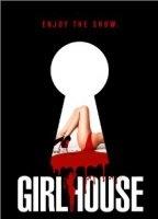 Girl House (2014) Escenas Nudistas