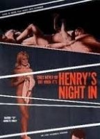 Henry's Night In escenas nudistas