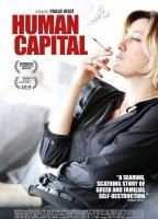 El capital humano (2013) Escenas Nudistas