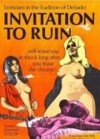 Invitation to Ruin escenas nudistas