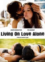 Living on Love Alone (2010) Escenas Nudistas