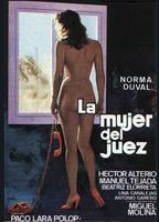 La mujer del juez (1984) Escenas Nudistas