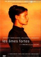 Les Ames Fortes (2001) Escenas Nudistas