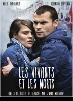 Les vivants et les morts (2009-2010) Escenas Nudistas