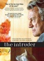 The Intruder 2004 película escenas de desnudos